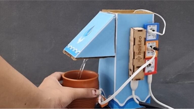 DIY Automatic water dispenser model using Cardboard & Havi Elements